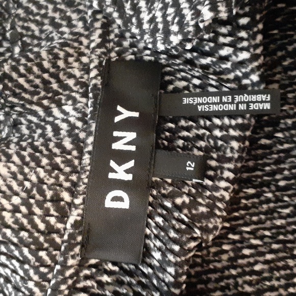 Top - Picture 3 of 4